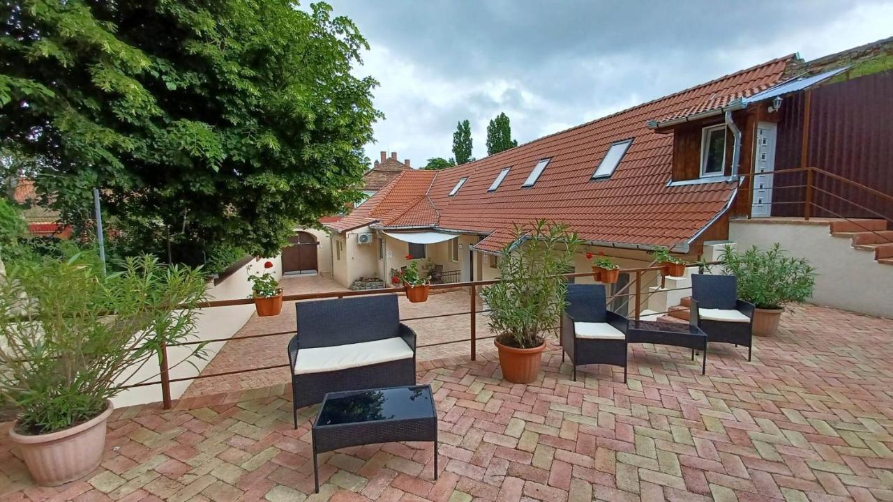 Milla Apartmanok Eger Exterior photo