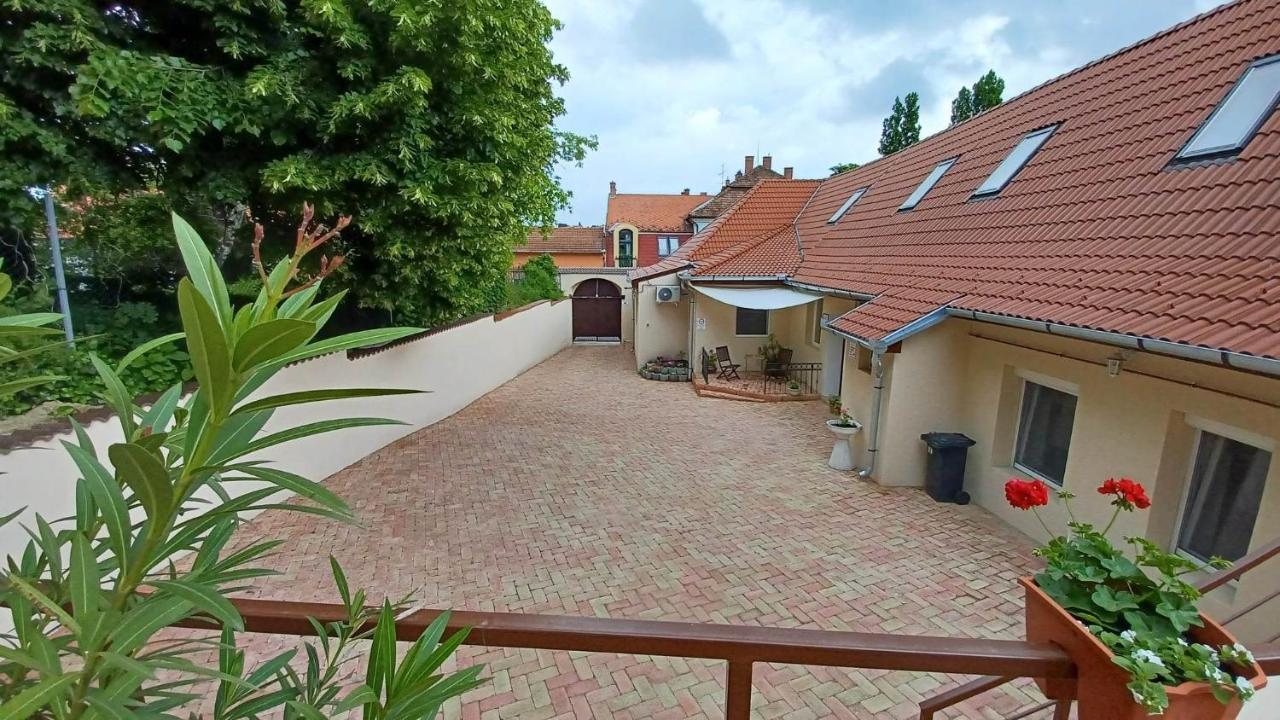 Milla Apartmanok Eger Exterior photo