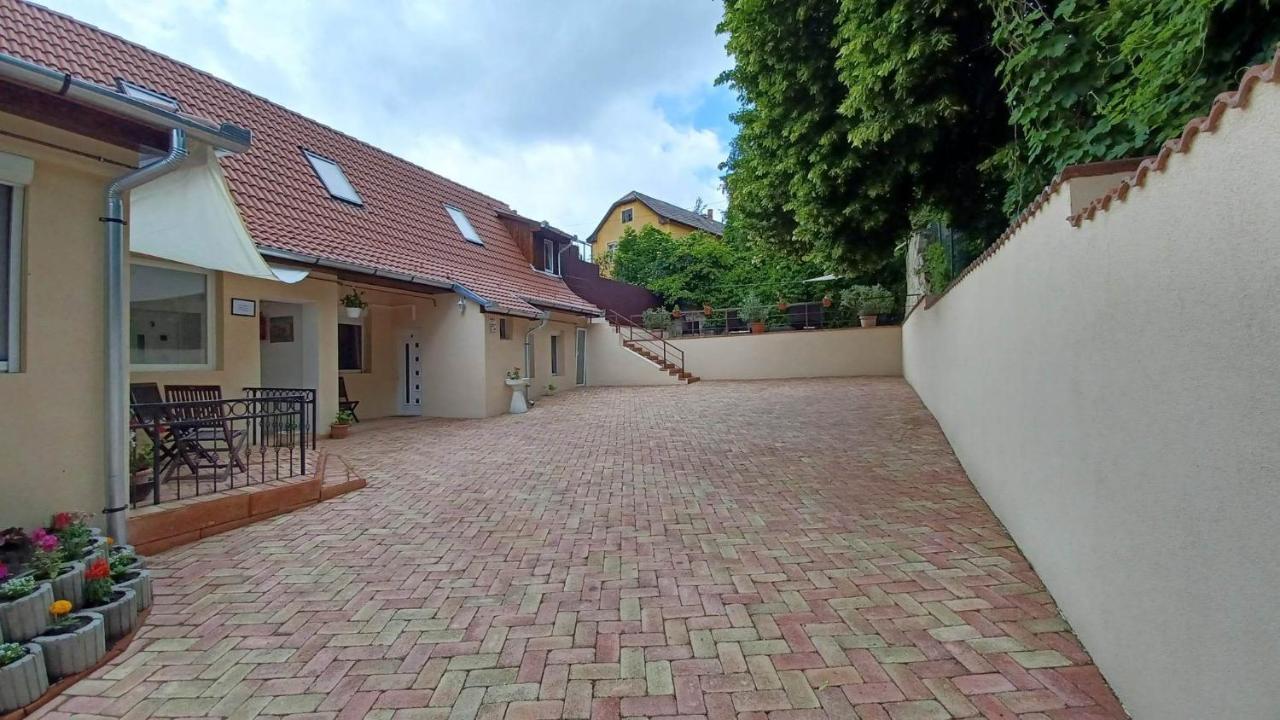 Milla Apartmanok Eger Exterior photo